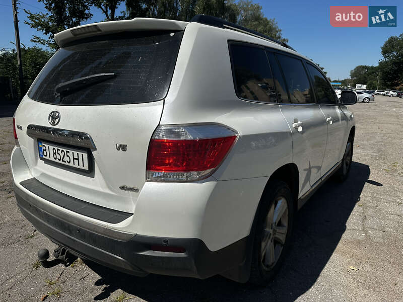 Позашляховик / Кросовер Toyota Highlander 2011 в Полтаві