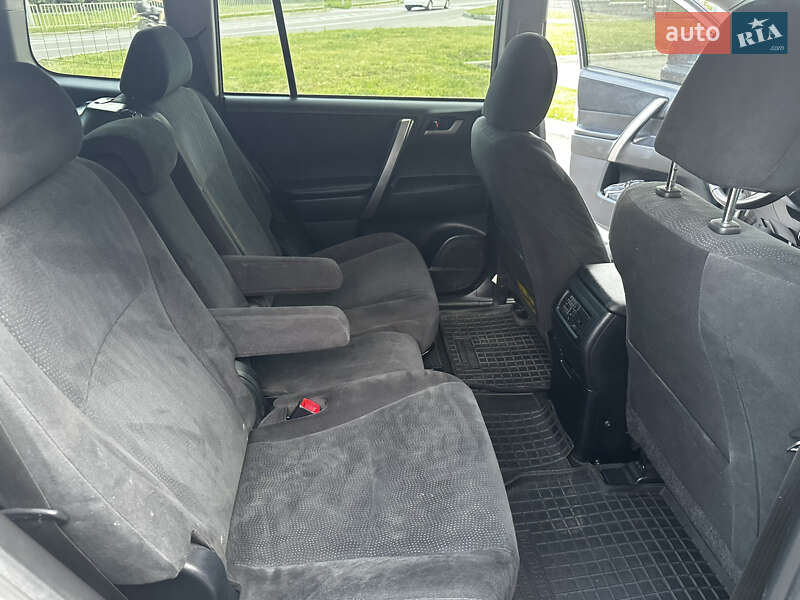 Позашляховик / Кросовер Toyota Highlander 2011 в Полтаві