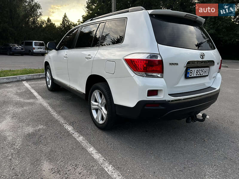 Позашляховик / Кросовер Toyota Highlander 2011 в Полтаві