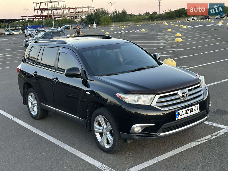 Позашляховик / Кросовер Toyota Highlander 2011 в Києві
