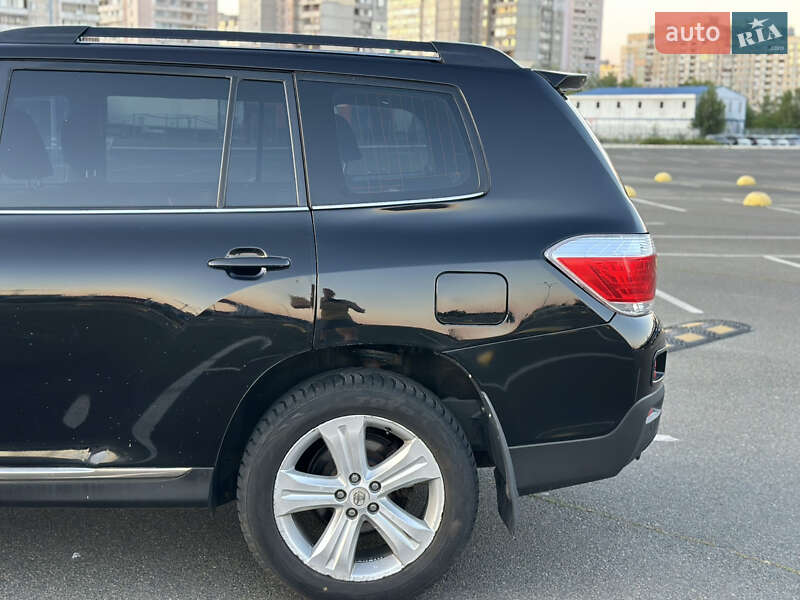 Позашляховик / Кросовер Toyota Highlander 2011 в Києві