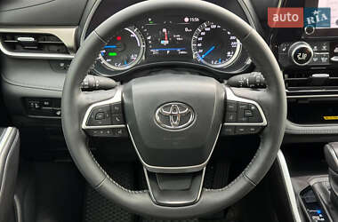 Позашляховик / Кросовер Toyota Highlander 2023 в 