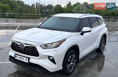 Позашляховик / Кросовер Toyota Highlander 2023 в 