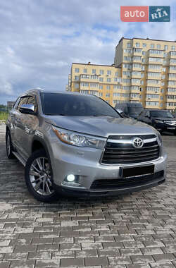 Внедорожник / Кроссовер Toyota Highlander 2014 в Киеве