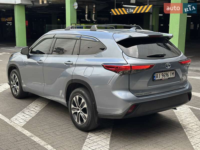 Внедорожник / Кроссовер Toyota Highlander 2021 в Киеве