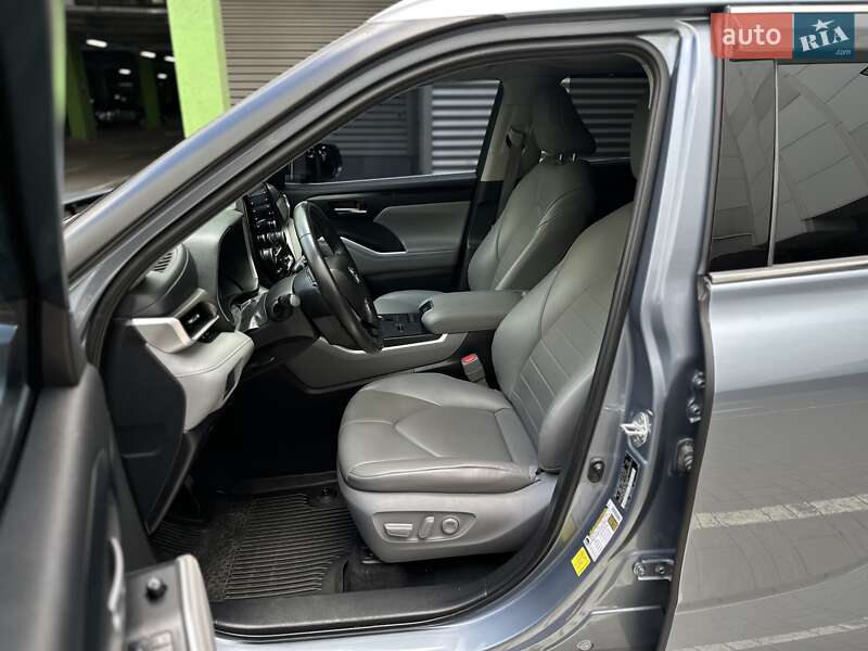 Внедорожник / Кроссовер Toyota Highlander 2021 в Киеве
