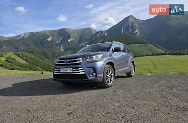 Внедорожник / Кроссовер Toyota Highlander 2017 в Харькове