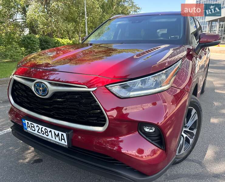 Внедорожник / Кроссовер Toyota Highlander 2022 в 