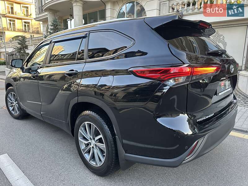 Внедорожник / Кроссовер Toyota Highlander 2022 в Киеве