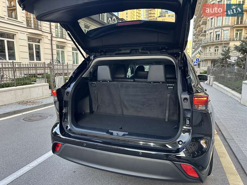 Внедорожник / Кроссовер Toyota Highlander 2022 в Киеве