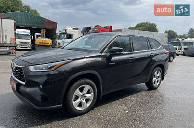 Внедорожник / Кроссовер Toyota Highlander 2020 в 