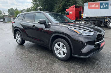 Внедорожник / Кроссовер Toyota Highlander 2020 в 