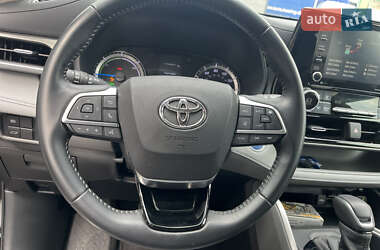 Внедорожник / Кроссовер Toyota Highlander 2020 в 