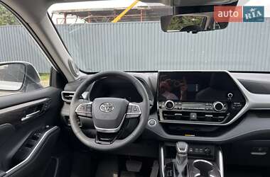 Внедорожник / Кроссовер Toyota Highlander 2025 в 