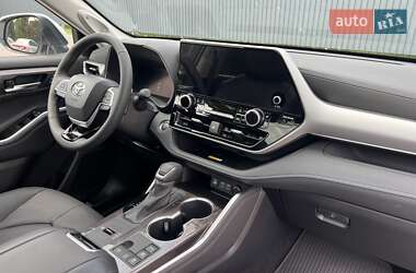 Внедорожник / Кроссовер Toyota Highlander 2025 в 