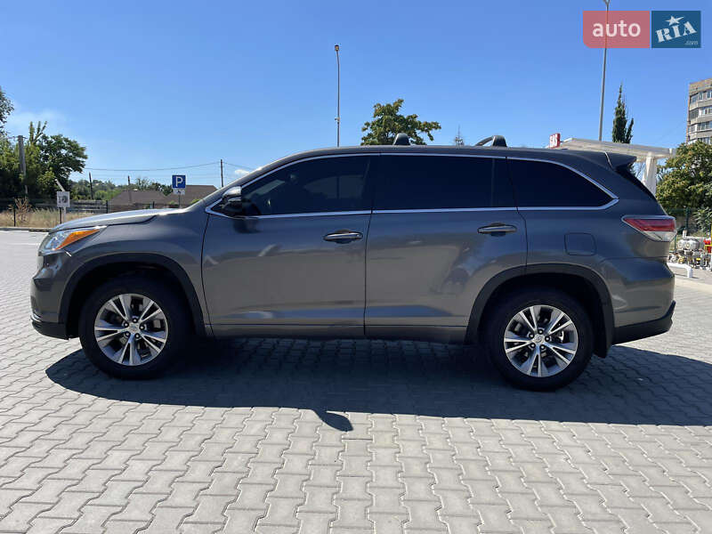 Внедорожник / Кроссовер Toyota Highlander 2015 в Кривом Роге фото 7 Внедорожник / Кроссовер Toyota Highlander 2015 в Кривом Роге