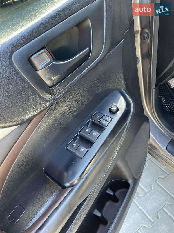 Внедорожник / Кроссовер Toyota Highlander 2015 в Кривом Роге фото 18 Внедорожник / Кроссовер Toyota Highlander 2015 в Кривом Роге