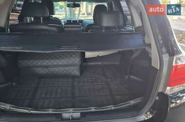 Внедорожник / Кроссовер Toyota Highlander 2012 в 