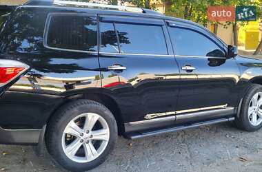 Внедорожник / Кроссовер Toyota Highlander 2012 в 