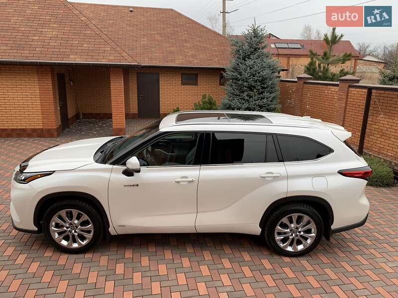 Позашляховик / Кросовер Toyota Highlander 2020 в Кривому Розі