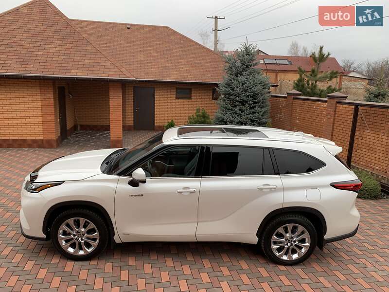 Позашляховик / Кросовер Toyota Highlander 2020 в Кривому Розі