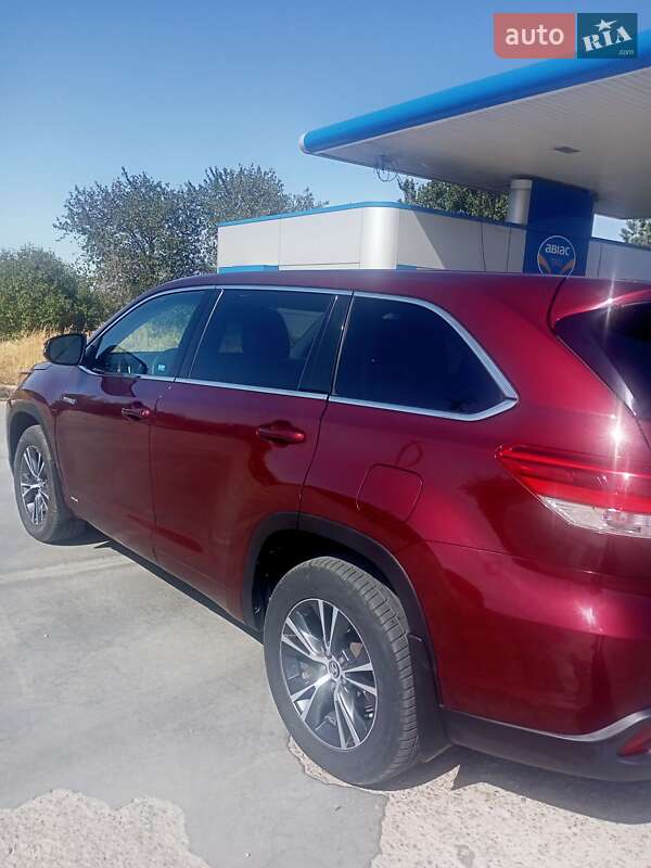 Позашляховик / Кросовер Toyota Highlander 2018 в Херсоні