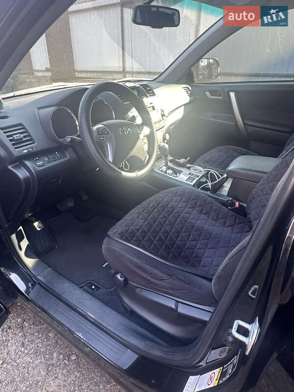 Внедорожник / Кроссовер Toyota Highlander 2010 в Киеве