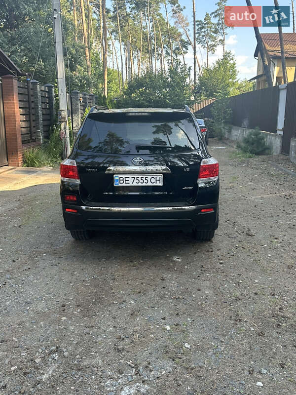 Внедорожник / Кроссовер Toyota Highlander 2010 в Киеве