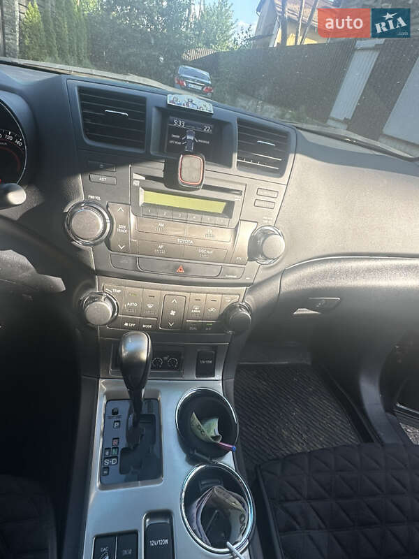 Внедорожник / Кроссовер Toyota Highlander 2010 в Киеве