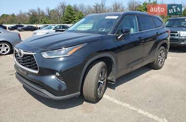 Toyota Highlander 2021