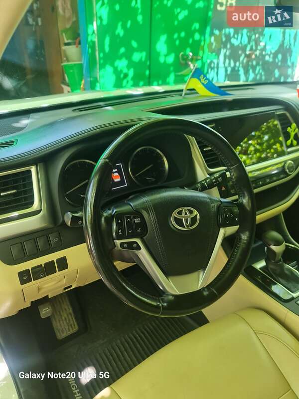 Внедорожник / Кроссовер Toyota Highlander 2015 в Измаиле фото 26 Внедорожник / Кроссовер Toyota Highlander 2015 в Измаиле