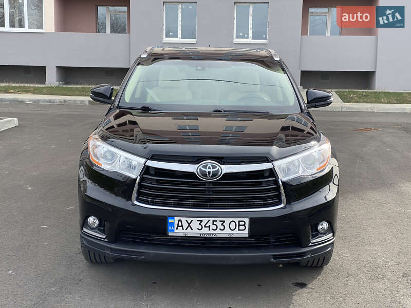 Внедорожник / Кроссовер Toyota Highlander 2015 в Харькове
