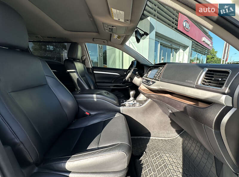 Внедорожник / Кроссовер Toyota Highlander 2014 в Днепре фото 12 Внедорожник / Кроссовер Toyota Highlander 2014 в Днепре
