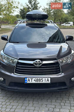 Внедорожник / Кроссовер Toyota Highlander 2015 в Ивано-Франковске