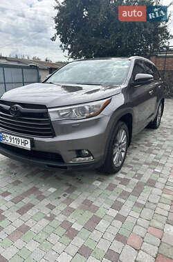 Позашляховик / Кросовер Toyota Highlander 2014 в Львові
