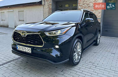 Внедорожник / Кроссовер Toyota Highlander 2022 в Киеве