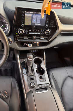 Внедорожник / Кроссовер Toyota Highlander 2022 в 