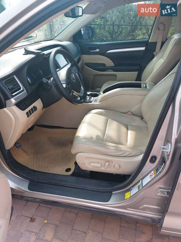 Позашляховик / Кросовер Toyota Highlander 2015 в Гайсину фото 3 Позашляховик / Кросовер Toyota Highlander 2015 в Гайсину