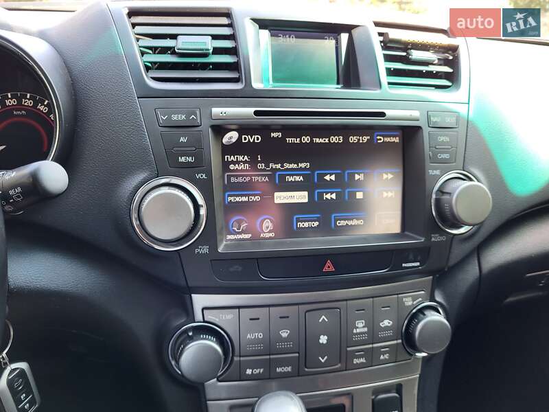 Внедорожник / Кроссовер Toyota Highlander 2011 в Обухове