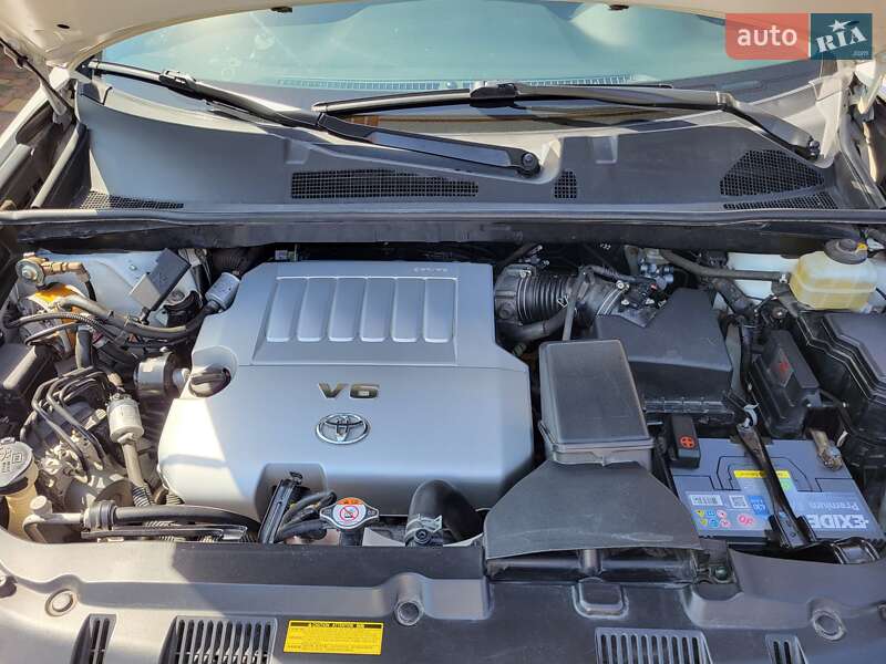 Внедорожник / Кроссовер Toyota Highlander 2011 в Обухове