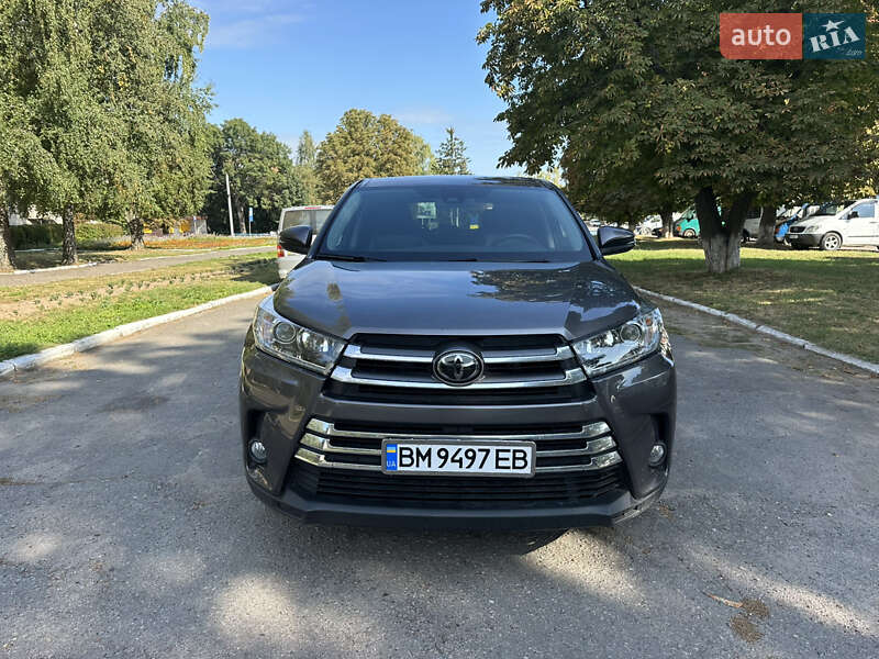 Позашляховик / Кросовер Toyota Highlander 2016 в Путивлі