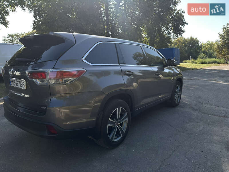 Позашляховик / Кросовер Toyota Highlander 2016 в Путивлі