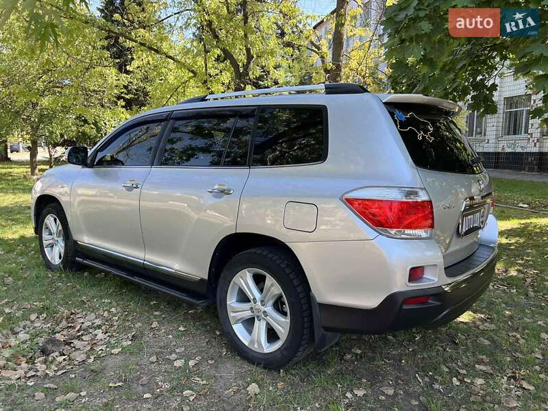 Внедорожник / Кроссовер Toyota Highlander 2012 в Запорожье