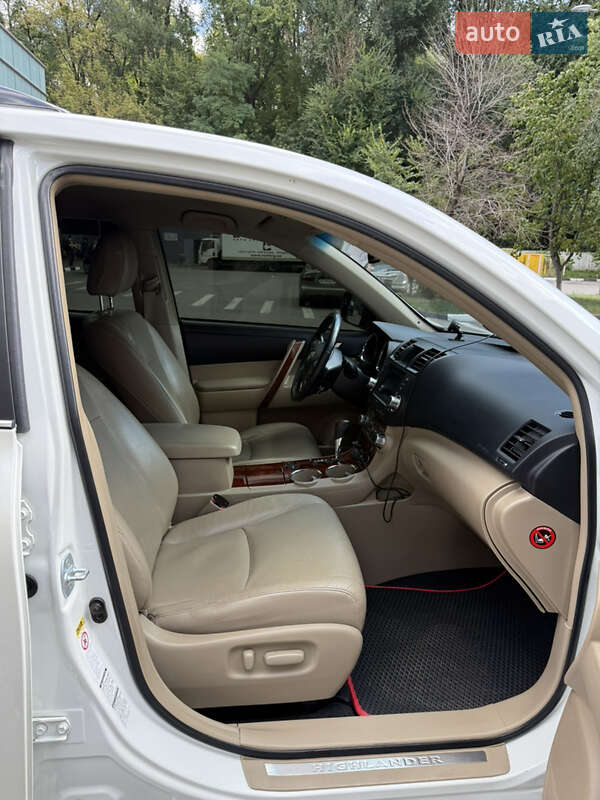 Позашляховик / Кросовер Toyota Highlander 2012 в Харкові