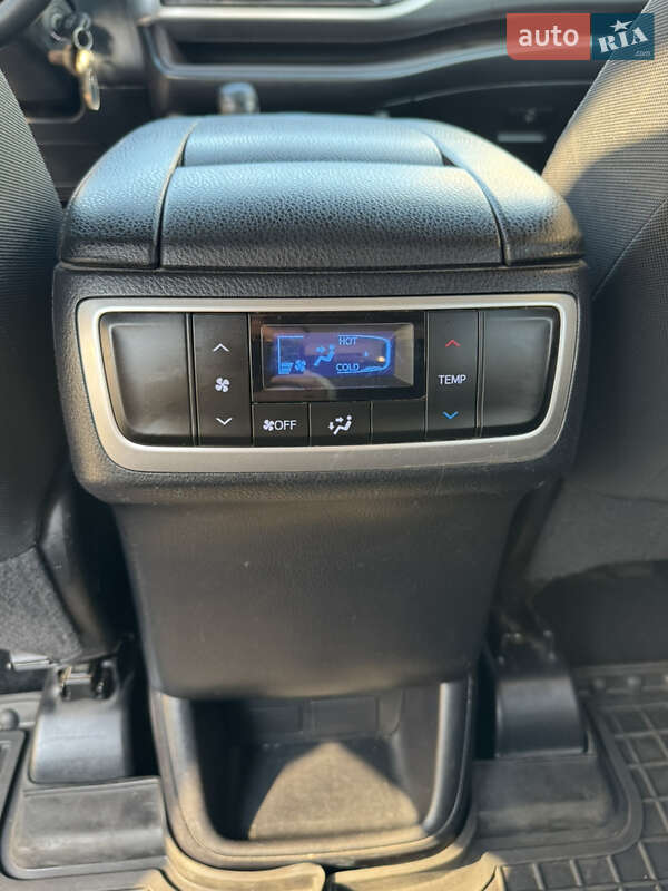 Внедорожник / Кроссовер Toyota Highlander 2015 в Киеве фото 8 Внедорожник / Кроссовер Toyota Highlander 2015 в Киеве