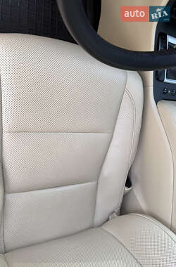 Внедорожник / Кроссовер Toyota Highlander 2017 в 