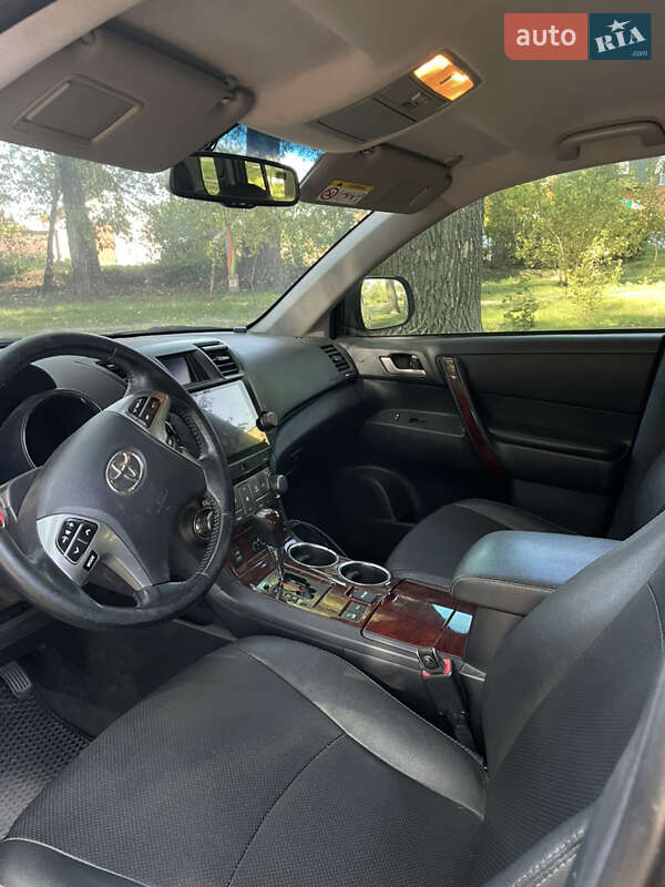 Позашляховик / Кросовер Toyota Highlander 2013 в Олександрії