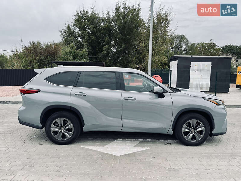 Позашляховик / Кросовер Toyota Highlander 2022 в Одесі