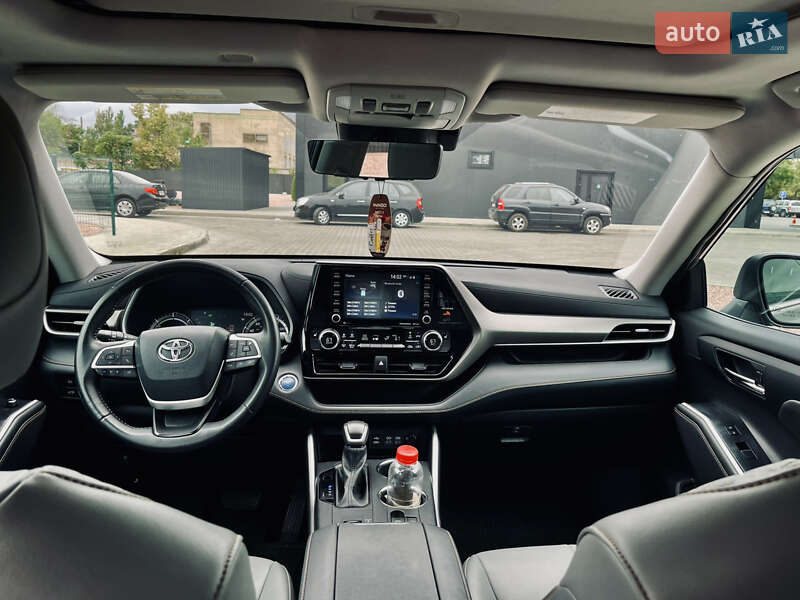 Позашляховик / Кросовер Toyota Highlander 2022 в Одесі