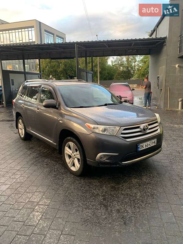 Внедорожник / Кроссовер Toyota Highlander 2011 в Ивано-Франковске